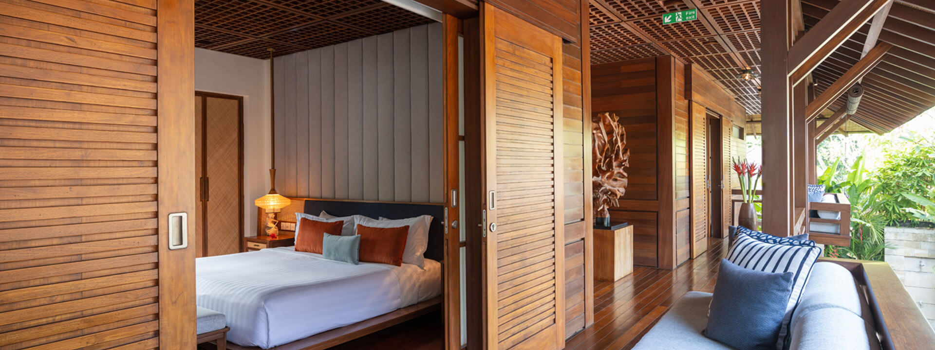 Villa Windu Sari - Hallway to the rooms